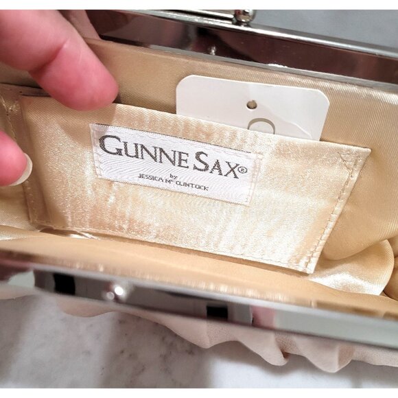 Gunne Sax by Jessica McClintock Champagne Clutch Purse with Chain Strap - Picture 3 of 6